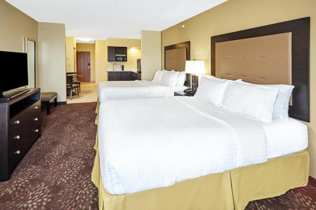 Holiday Inn Express & Suites Sandusky an IHG Hotel - image 2