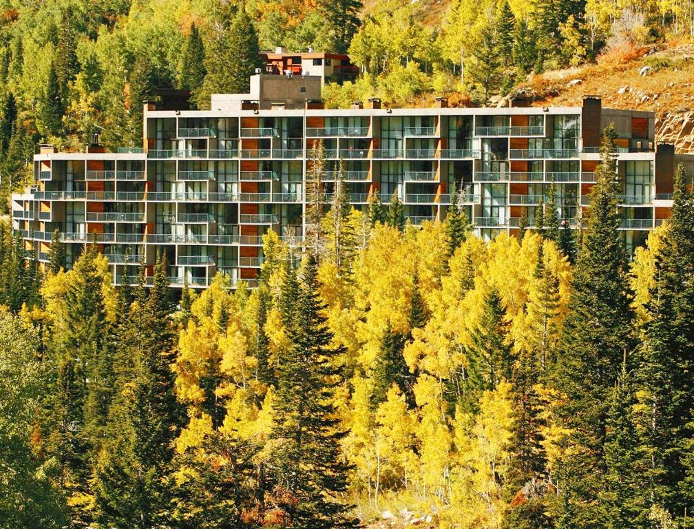 Year-Round Condo Resort in the Wasatch Mountains Utah - main image