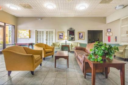 Econo Lodge Sanford NC - image 11