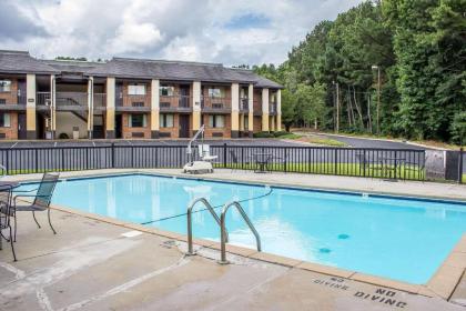 Econo Lodge Sanford NC - image 5