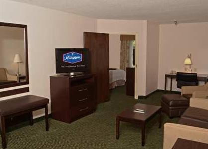 Hampton Inn Sanford - image 7