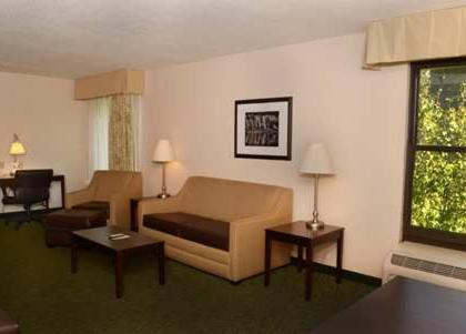 Hampton Inn Sanford - image 9