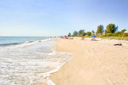 Tarpon Beach 202 - image 3