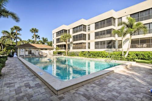 Luxury Sanibel Condo with Ocean View - Steps to Beach - main image