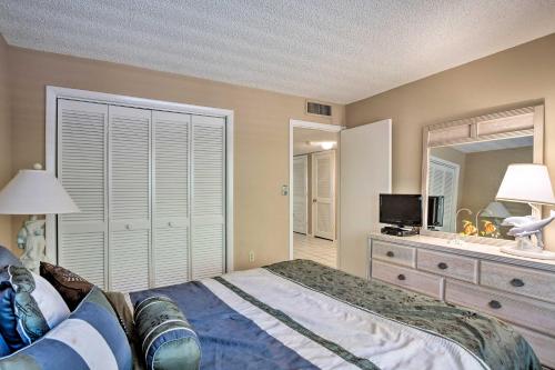 Luxury Sanibel Condo with Ocean View - Steps to Beach - image 5