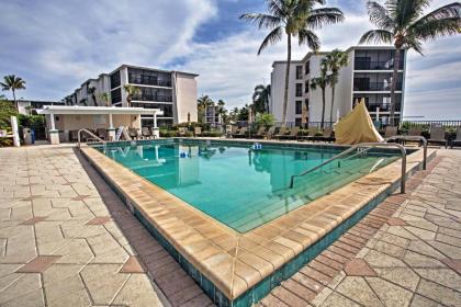 Sanibel Island Studio with Pool Access Walk to Beach - image 13