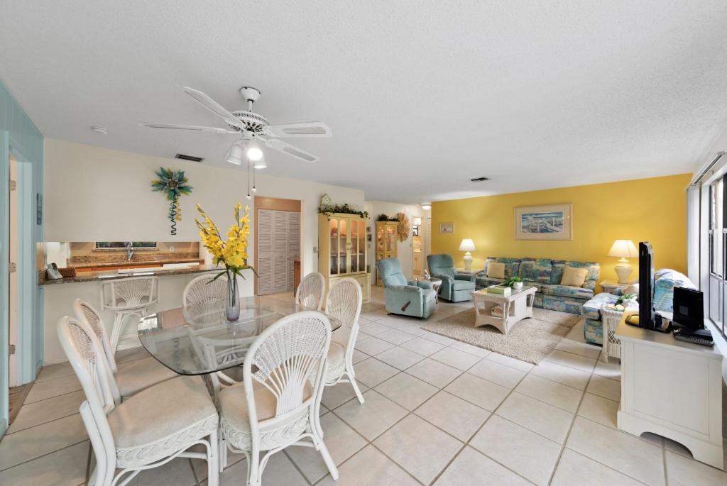 Blind Pass Condo C109 on beautiful Sanibel Island - image 5