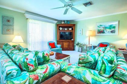 Peaceful spacious resort condo near Bowman's Beach - Blind Pass C208 - image 5