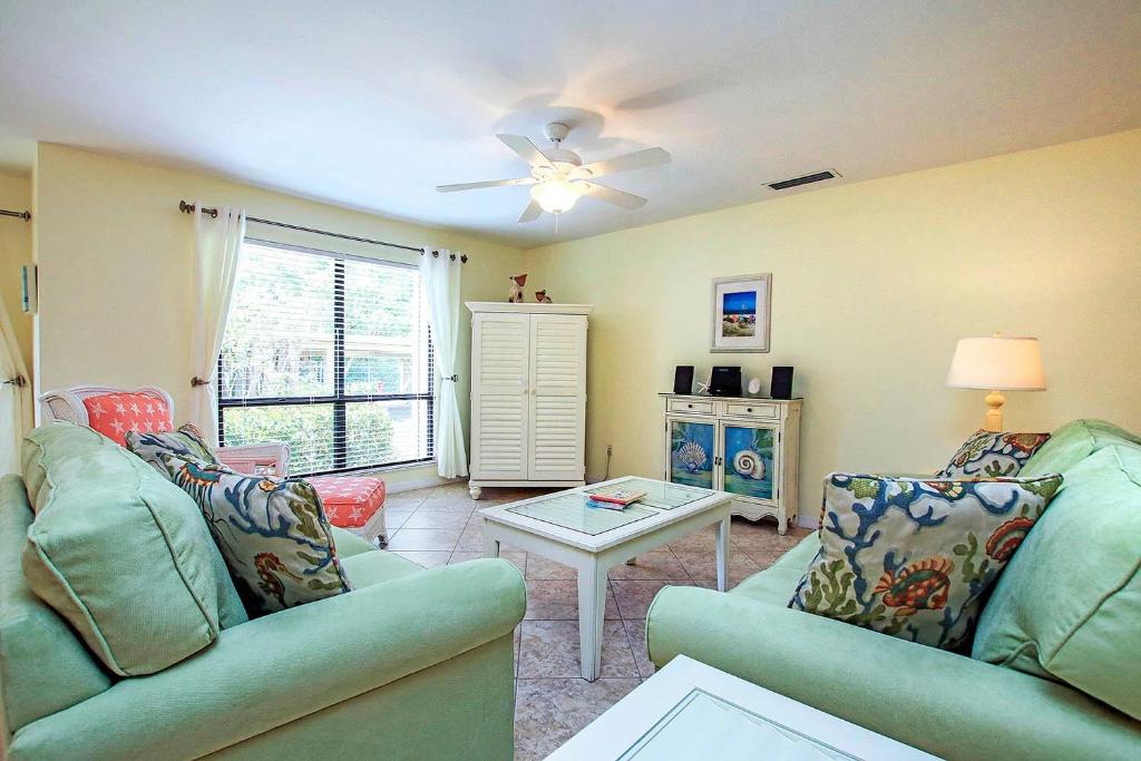 Enjoy shelling & sunsets at condo on quiet west end - Blind Pass E106 - main image