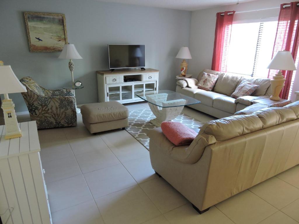 Family style resort condo on Sanibels quiet west end - Blind Pass E108 - image 3