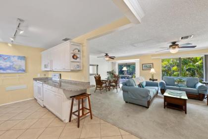 Enjoy sunsets at Sanibel's hidden gem resort condo - Blind Pass E201 - image 5