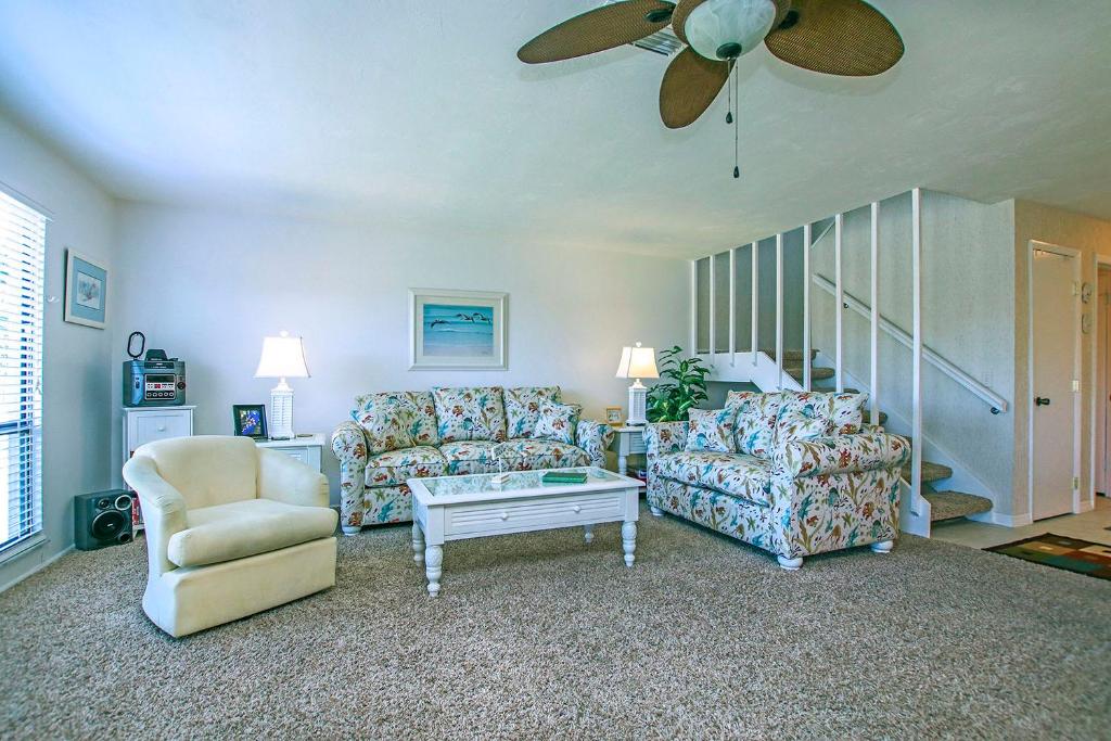 Family style beach resort condo on quiet Sanibel - Blind Pass E204 - main image