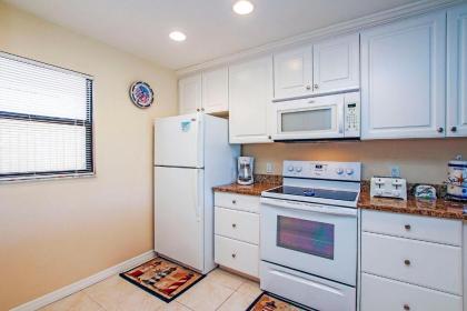 Family style beach resort condo on quiet Sanibel - Blind Pass E204 - image 5