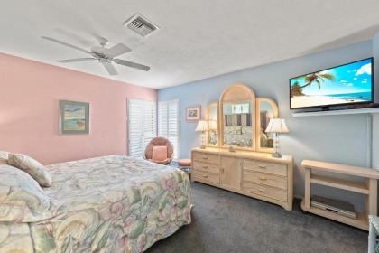 Family style beach condo near famous Bowman's Beach - Blind Pass F102 - image 9