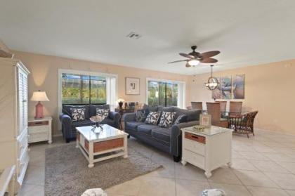 Gorgeous Renovated 1st Floor Condo with bikes 2 Rollaway's & Oversized Lanai - Blind Pass F106 - image 4