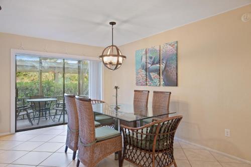 Gorgeous Renovated 1st Floor Condo with bikes 2 Rollaway's & Oversized Lanai - Blind Pass F106 - image 5