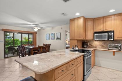 Hidden gem private condo with room for the family - Blind Pass F110 - image 10