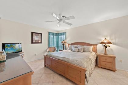 Hidden gem private condo with room for the family - Blind Pass F110 - image 17