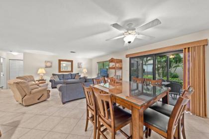 Hidden gem private condo with room for the family - Blind Pass F110 - image 3