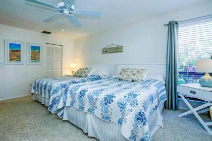 Quiet condo within walking distance to Bowman's Beach - Blind Pass B102 - image 16