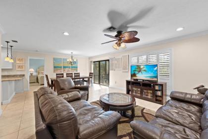 Quiet resort condo perfect for family getaway - Blind Pass B103 - image 2