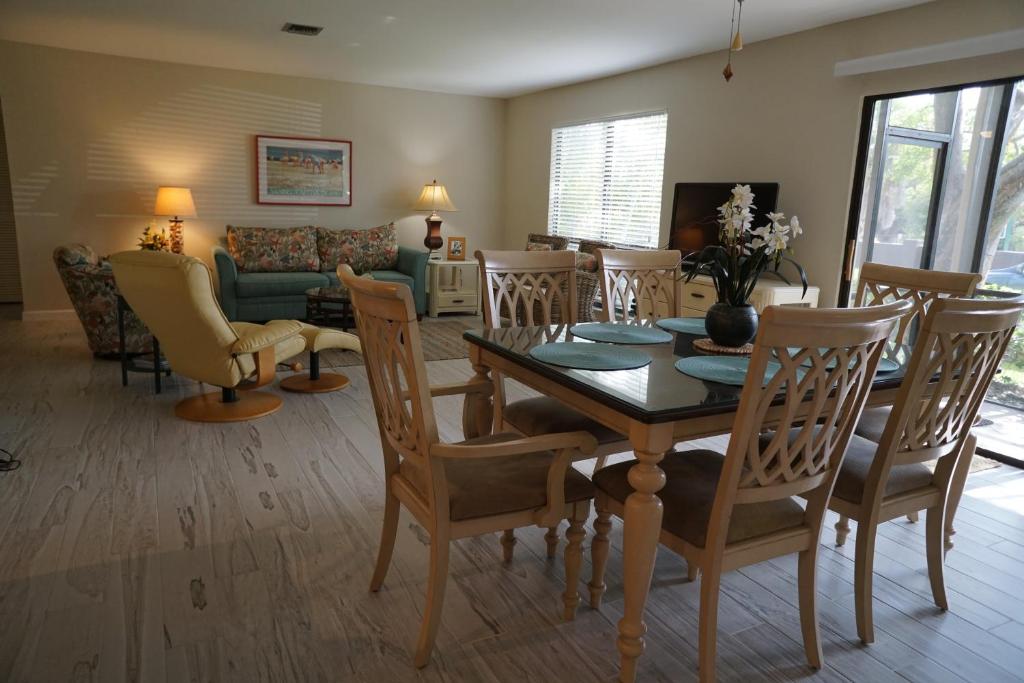 Peaceful resort condo on Sanibel's secluded west end - Blind Pass B111 - image 6