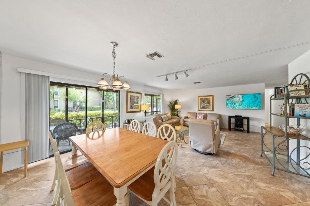 Blind Pass Condo F103 on beautiful Sanibel Island - image 2