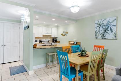 Serene Ground Floor Residence in Exclusive Villa Sanibel Steps to Beach - image 5