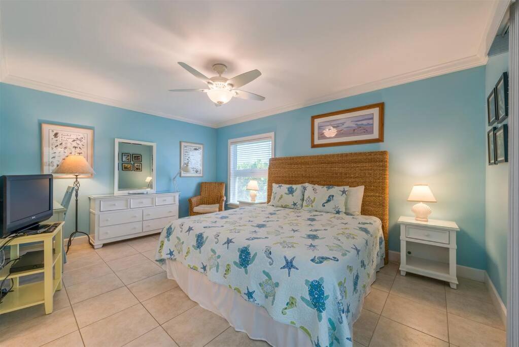 Premier Beachfront Residence at Villa Sanibel - image 4