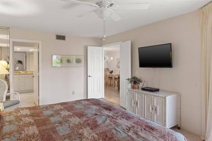 Gorgeous Corner Residence at Esteemed Pointe Santo de Sanibel Resort Community - image 11