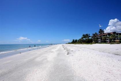 Gorgeous Corner Residence at Esteemed Pointe Santo de Sanibel Resort Community - image 18