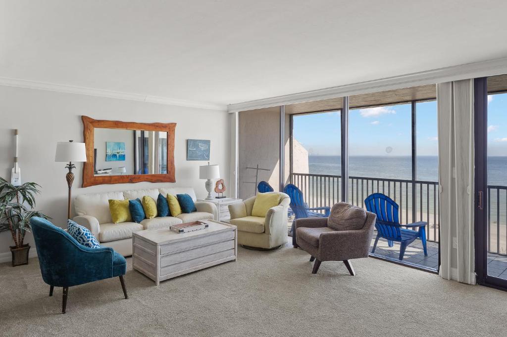 Gorgeous Beachfront Penthouse at Sundial of Sanibel - main image