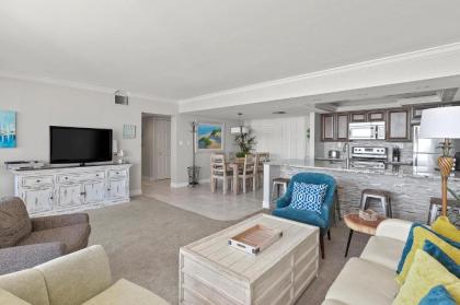 Gorgeous Beachfront Penthouse at Sundial of Sanibel - image 13