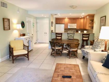 Exclusive Villa Sanibel Retreat Steps to Beach - image 4