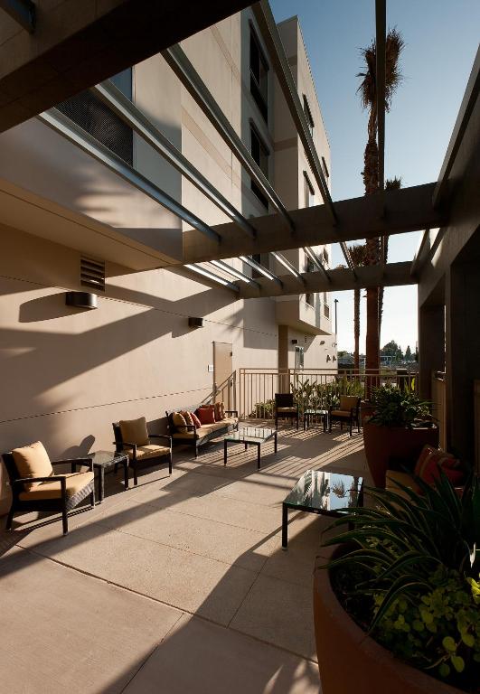 Courtyard by Marriott Santa Ana Orange County - image 4