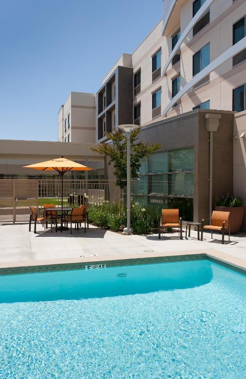 Courtyard by Marriott Santa Ana Orange County - image 6