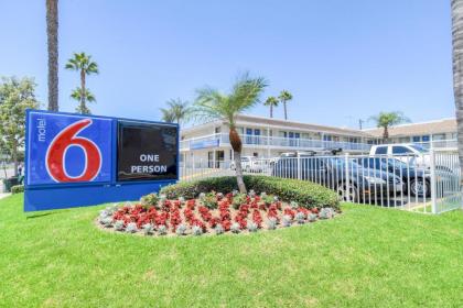 Motel 6-Santa Ana CA - image 2