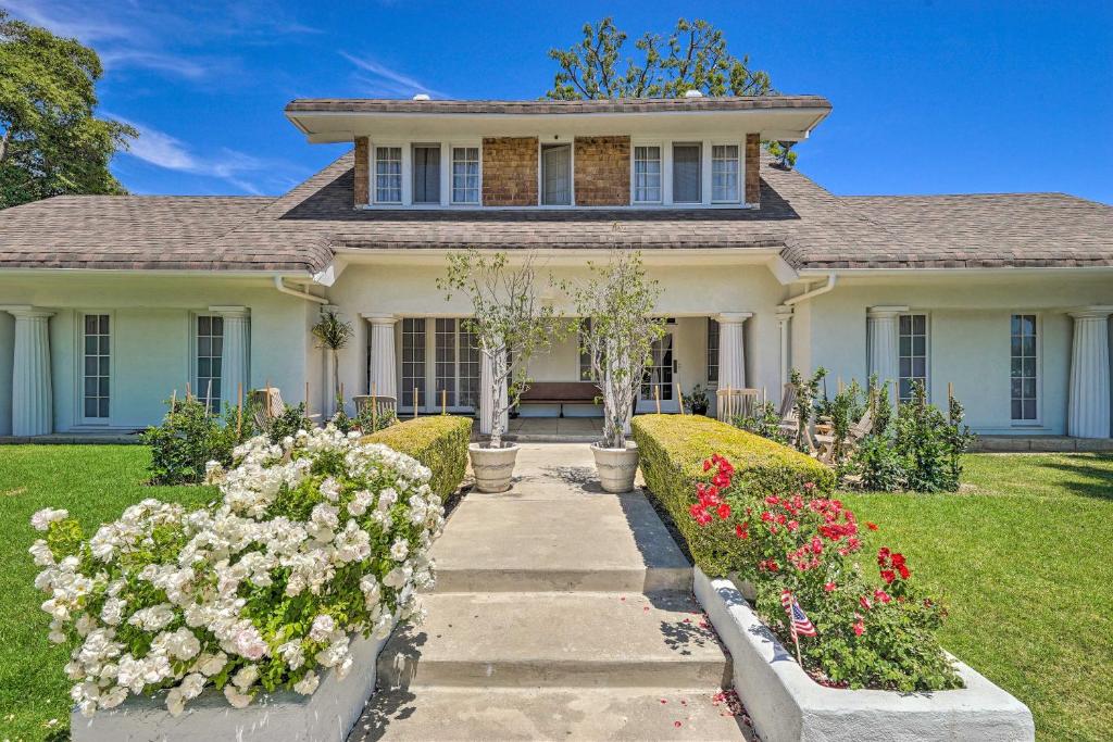 Elegant Historical Santa Ana Home with Gardens - main image