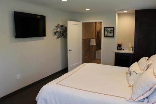 Franciscan Inn & Suites - image 3