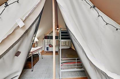 Dreamy Forest Cottage + Private Glamping Tent cottage - image 2