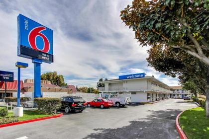 Motel 6-Santa Clara CA - image 2