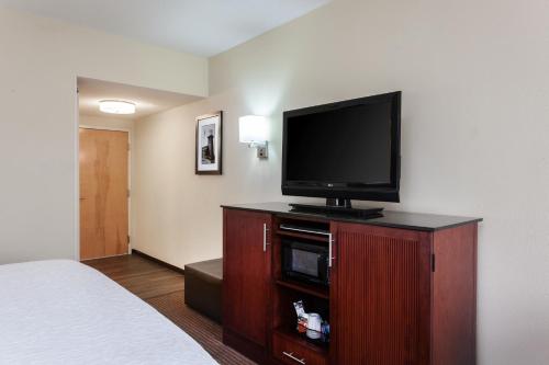 Hampton Inn Santa Cruz - image 4