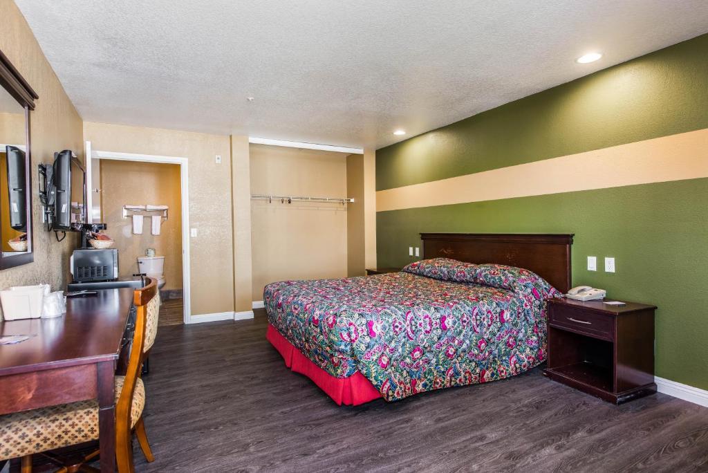 Budget Inn Anaheim / Santa Fe Springs - image 7