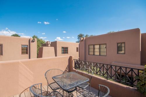 El Corazon de Santa Fe 3 Bedrooms Sleeps 6 Flat Panel TVs Fireplaces - main image