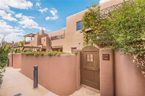 El Corazon de Santa Fe 3 Bedrooms Sleeps 6 Flat Panel TVs Fireplaces - image 2