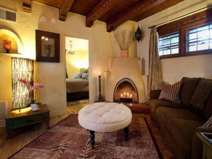 Casa de tres LunasHouse of three moons Santa Fe