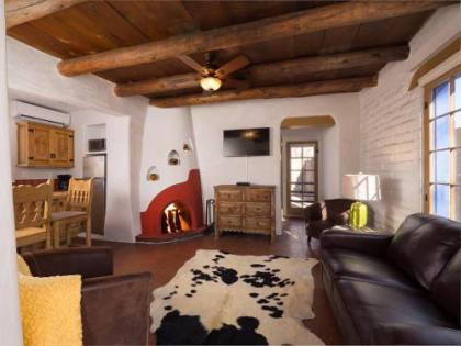 1 Bedroom   5 min. Walk to Canyon Rd.   Besos Santa Fe