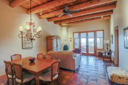 Eastside Enchantment 2 Bedrooms Sleeps 6 Kiva Fireplaces Patio with Views WiFi - image 4