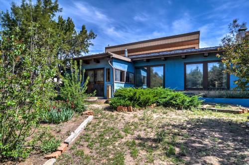 Chic Santa Fe Home at Dream Catcher Retreat Center - main image