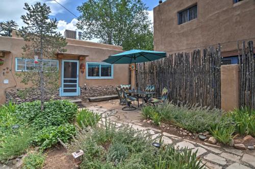 Authentic Adobe Abode Less Than 1 Mile to Sante Fe Plaza! - main image